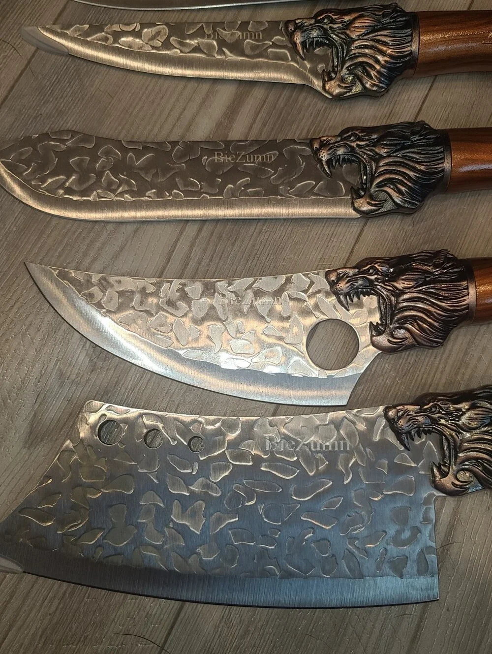 6-Piece Decorative Lion-Handled Kirchen Knife Set With Silver Cutters